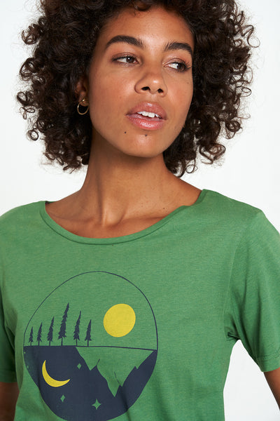 Graphic Tee Green Moon