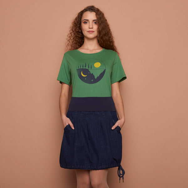 Graphic Tee Green Moon